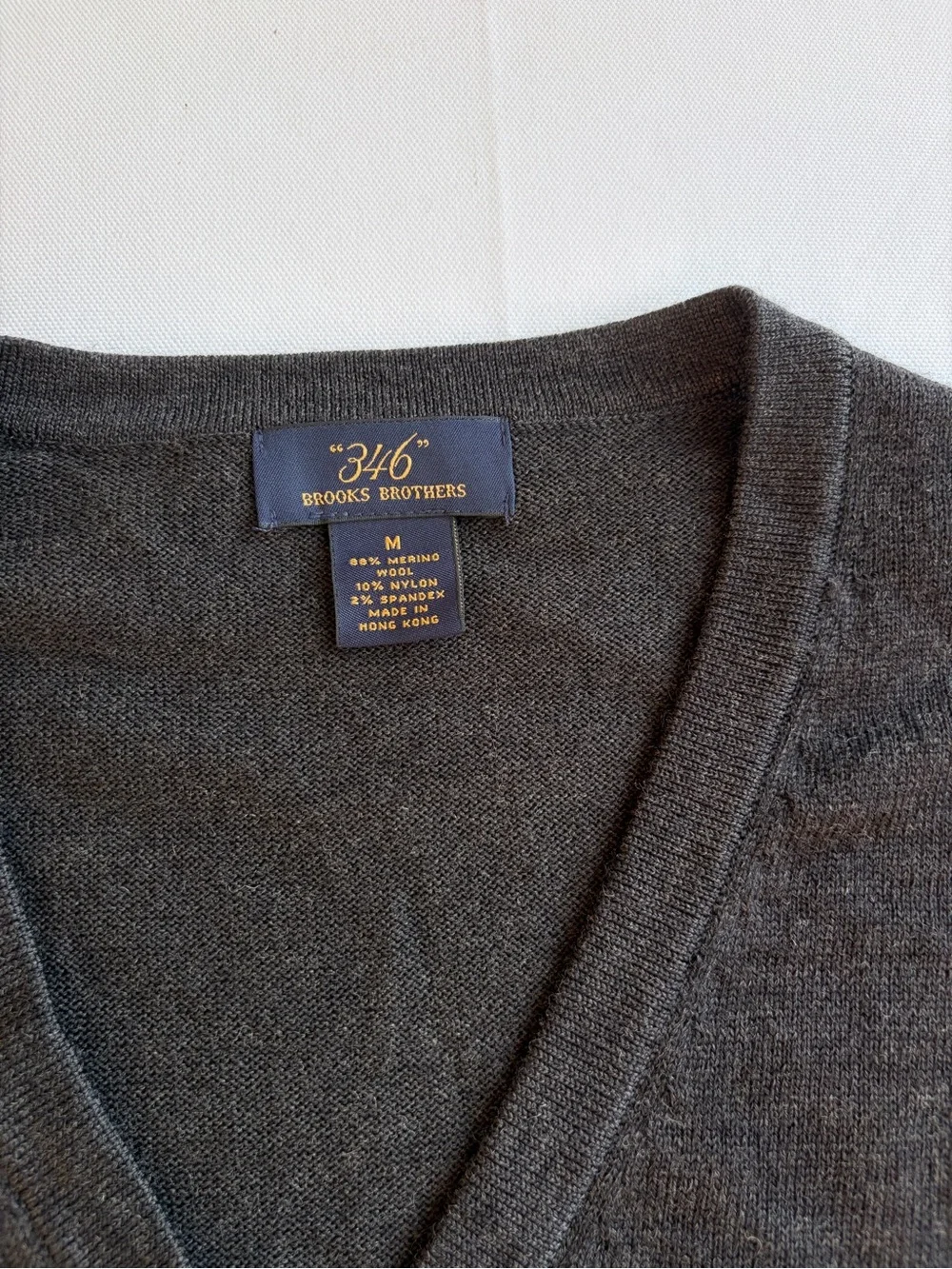 Brooks Brothers “346” Men’s Merino Wool Blend V-Neck Sweater Medium